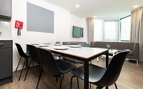 Beckett House - Aparto